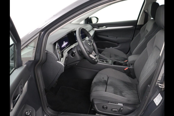 Volkswagen Golf 1.0 eTSI Life Business | Stoelverwarming | Trekhaak | Camera | Adaptive cruise | Carplay | Sfeerverlichting | Memory | Side Assist | Climate control | Full LED