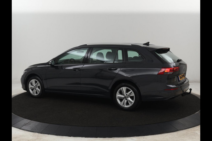 Volkswagen Golf 1.0 eTSI Life Business | Stoelverwarming | Trekhaak | Camera | Adaptive cruise | Carplay | Sfeerverlichting | Memory | Side Assist | Climate control | Full LED