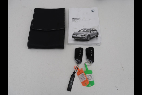 Volkswagen Golf 1.0 eTSI Life Business | Stoelverwarming | Trekhaak | Camera | Adaptive cruise | Carplay | Sfeerverlichting | Memory | Side Assist | Climate control | Full LED