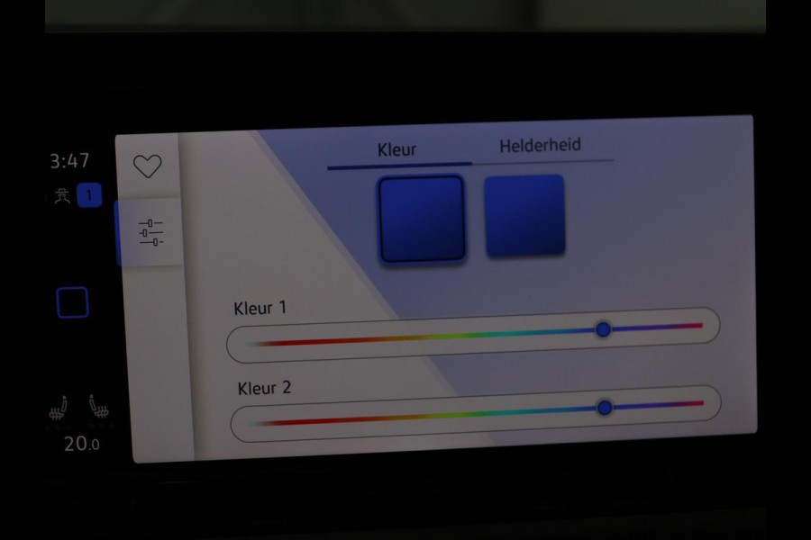 Volkswagen Golf 1.0 eTSI Life Business | Stoelverwarming | Trekhaak | Camera | Adaptive cruise | Carplay | Sfeerverlichting | Memory | Side Assist | Climate control | Full LED