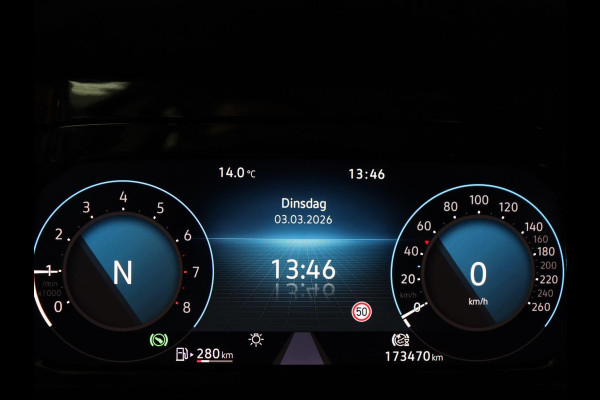 Volkswagen Golf 1.0 eTSI Life Business | Stoelverwarming | Trekhaak | Camera | Adaptive cruise | Carplay | Sfeerverlichting | Memory | Side Assist | Climate control | Full LED