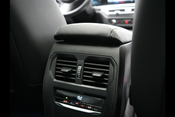 BMW 3 Serie Touring 330e M Sport FACELIFT Plug In Hybrid 293pk Dealer O.H. PHEV | Trekhaak Af Fabriek | Panodak | Harman / Kardon | Sfeerverlichting | Sportstoelen Verwarmd | Widescreen Navi | Apple Carplay | Blis | DAB |