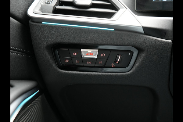 BMW 3 Serie Touring 330e M Sport FACELIFT Plug In Hybrid 293pk Dealer O.H. PHEV | Trekhaak Af Fabriek | Panodak | Harman / Kardon | Sfeerverlichting | Sportstoelen Verwarmd | Widescreen Navi | Apple Carplay | Blis | DAB |