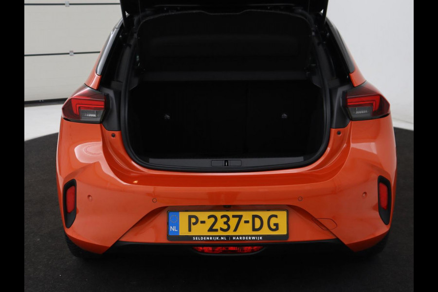 Opel CORSA-E GS Line 50 kWh | 3 Fase | Camera | Carplay | Dodehoek detectie | Cruise control | Full LED | Climate control | Park Assist