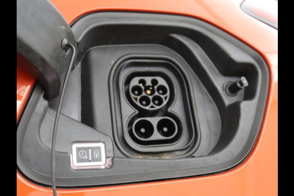 Opel CORSA-E GS Line 50 kWh | 3 Fase | Camera | Carplay | Dodehoek detectie | Cruise control | Full LED | Climate control | Park Assist