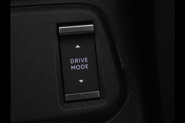 Opel CORSA-E GS Line 50 kWh | 3 Fase | Camera | Carplay | Dodehoek detectie | Cruise control | Full LED | Climate control | Park Assist