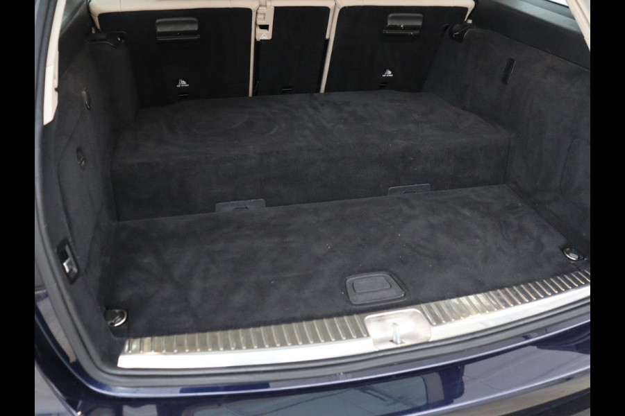 Mercedes-Benz C-Klasse 300e Business Solution Luxury | Leder | Stoelverwarming | Camera | Digital Cockpit | Park Assist | Navigatie | Full LED | Cruise control | Bluetooth | Climate control | PHEV | Plug In