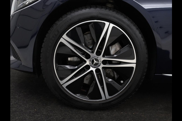 Mercedes-Benz C-Klasse 300e Business Solution Luxury | Leder | Stoelverwarming | Camera | Digital Cockpit | Park Assist | Navigatie | Full LED | Cruise control | Bluetooth | Climate control | PHEV | Plug In