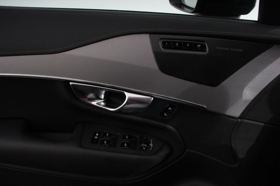 Volvo XC90 2.0 T8 Recharge AWD Ultimate Dark | Leder | Panorama-schuifdak | Navigatie | Harman Kardon | Electrisch bedienbare achterklep | Camera