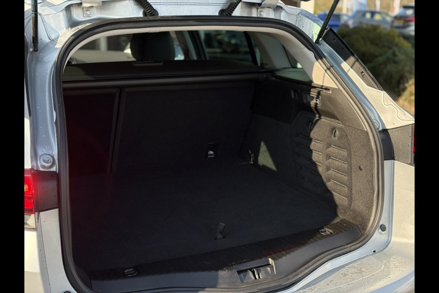 Renault Mégane Estate 1.6 E-Tech Plug-In Hybrid 160 Intens | Navi, PDC, Cruise, Stoel+Stuurverw., Sfeerverlichting, Climate |