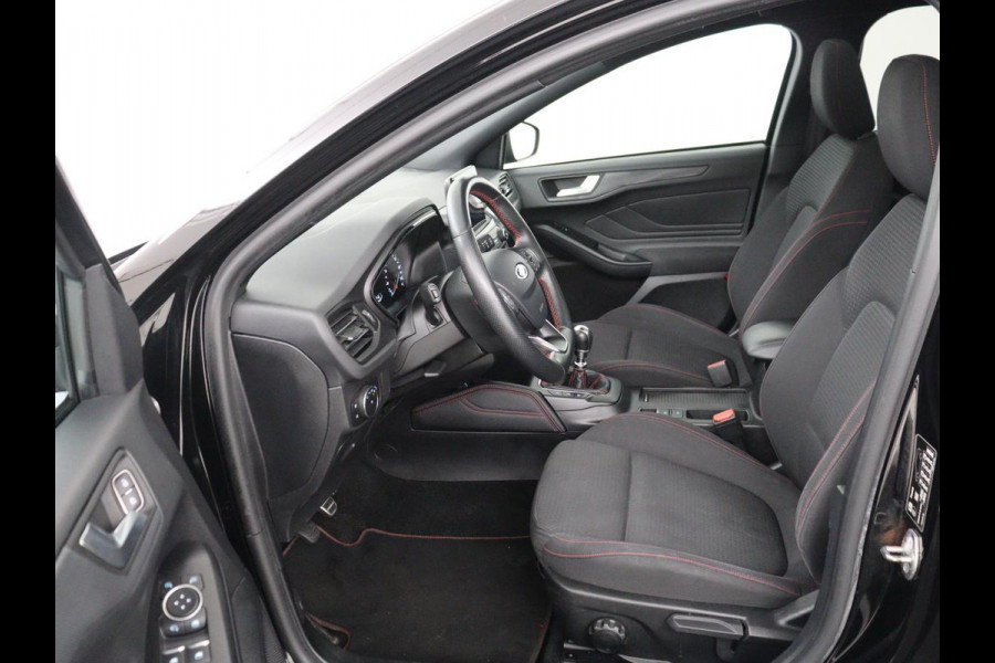 Ford Focus 1.0 EcoBoost ST Line | Panoramadak | Trekhaak | Stoelverwarming | Adaptive cruise | Camera | B&O Sound | Carplay | Navigatie | Full LED | Climate control | Bluetooth