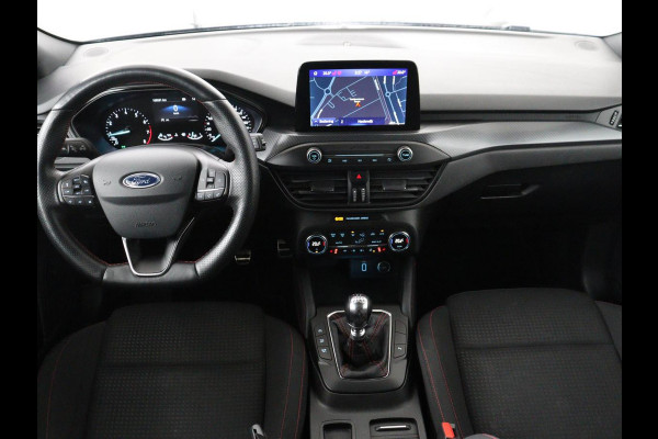 Ford Focus 1.0 EcoBoost ST Line | Panoramadak | Trekhaak | Stoelverwarming | Adaptive cruise | Camera | B&O Sound | Carplay | Navigatie | Full LED | Climate control | Bluetooth