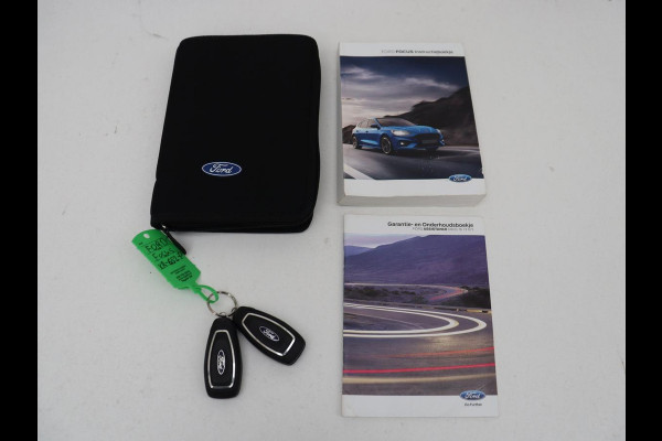 Ford Focus 1.0 EcoBoost ST Line | Panoramadak | Trekhaak | Stoelverwarming | Adaptive cruise | Camera | B&O Sound | Carplay | Navigatie | Full LED | Climate control | Bluetooth