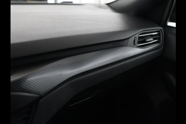 Ford Focus 1.0 EcoBoost ST Line | Panoramadak | Trekhaak | Stoelverwarming | Adaptive cruise | Camera | B&O Sound | Carplay | Navigatie | Full LED | Climate control | Bluetooth