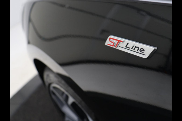 Ford Focus 1.0 EcoBoost ST Line | Panoramadak | Trekhaak | Stoelverwarming | Adaptive cruise | Camera | B&O Sound | Carplay | Navigatie | Full LED | Climate control | Bluetooth