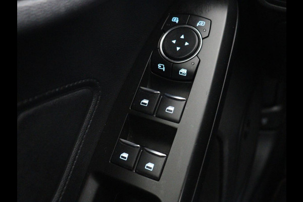 Ford Focus 1.0 EcoBoost ST Line | Panoramadak | Trekhaak | Stoelverwarming | Adaptive cruise | Camera | B&O Sound | Carplay | Navigatie | Full LED | Climate control | Bluetooth