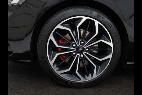 Ford Focus 1.0 EcoBoost ST Line | Panoramadak | Trekhaak | Stoelverwarming | Adaptive cruise | Camera | B&O Sound | Carplay | Navigatie | Full LED | Climate control | Bluetooth