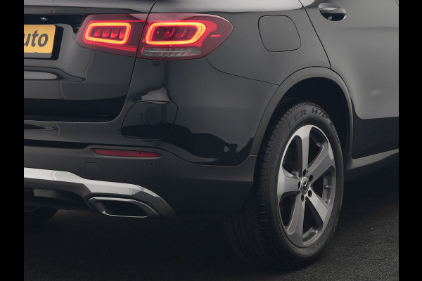 Mercedes-Benz GLC 300e 4MATIC Premium Plug In Hybrid 320pk Dealer O.H. PHEV | Adaptive Cruise | Camera | Lederen Sportstoelen Verwarmd | Apple Carplay | Navigatie | Blis | DAB | 19"L.M |