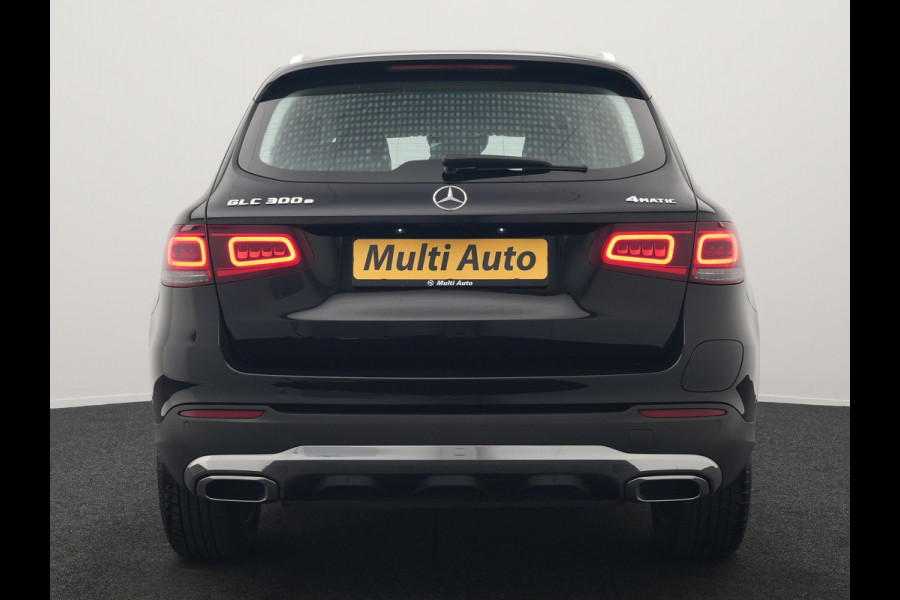 Mercedes-Benz GLC 300e 4MATIC Premium Plug In Hybrid 320pk Dealer O.H. PHEV | Adaptive Cruise | Camera | Lederen Sportstoelen Verwarmd | Apple Carplay | Navigatie | Blis | DAB | 19"L.M |