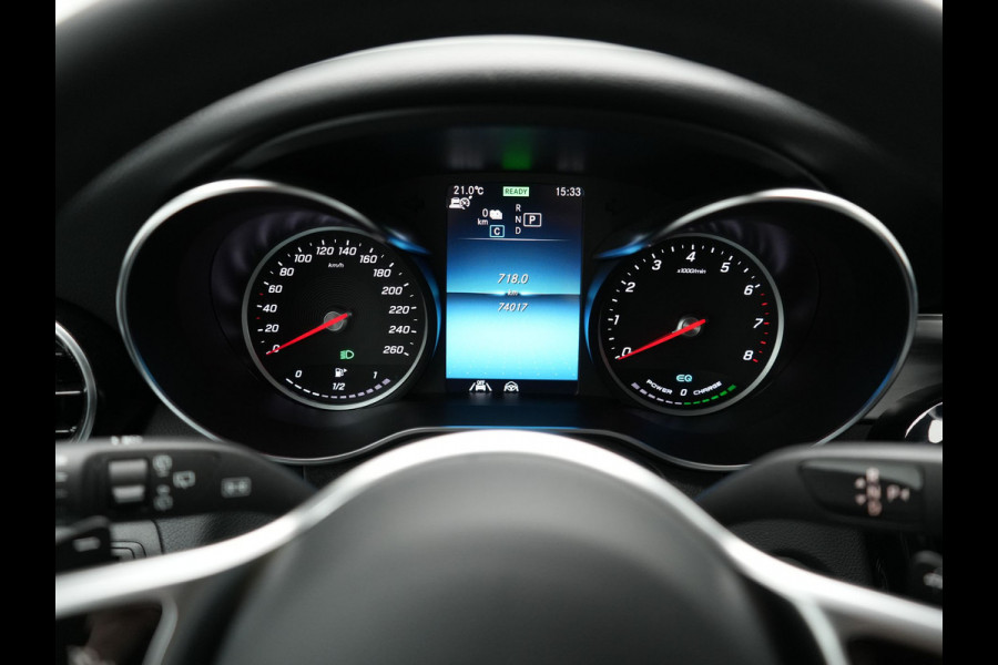 Mercedes-Benz GLC 300e 4MATIC Premium Plug In Hybrid 320pk Dealer O.H. PHEV | Adaptive Cruise | Camera | Lederen Sportstoelen Verwarmd | Apple Carplay | Navigatie | Blis | DAB | 19"L.M |