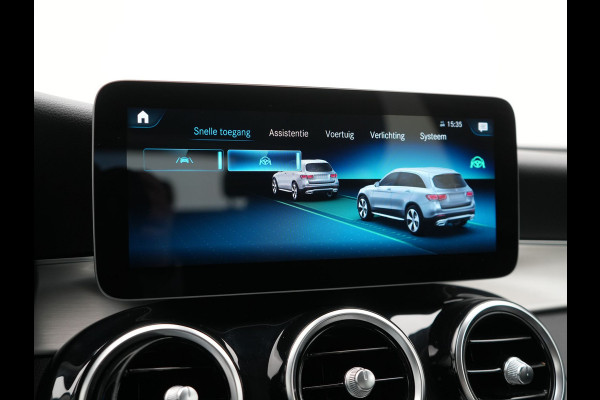 Mercedes-Benz GLC 300e 4MATIC Premium Plug In Hybrid 320pk Dealer O.H. PHEV | Adaptive Cruise | Camera | Lederen Sportstoelen Verwarmd | Apple Carplay | Navigatie | Blis | DAB | 19"L.M |
