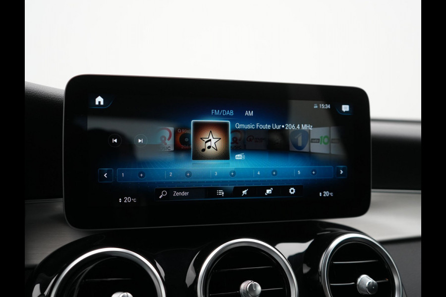 Mercedes-Benz GLC 300e 4MATIC Premium Plug In Hybrid 320pk Dealer O.H. PHEV | Adaptive Cruise | Camera | Lederen Sportstoelen Verwarmd | Apple Carplay | Navigatie | Blis | DAB | 19"L.M |