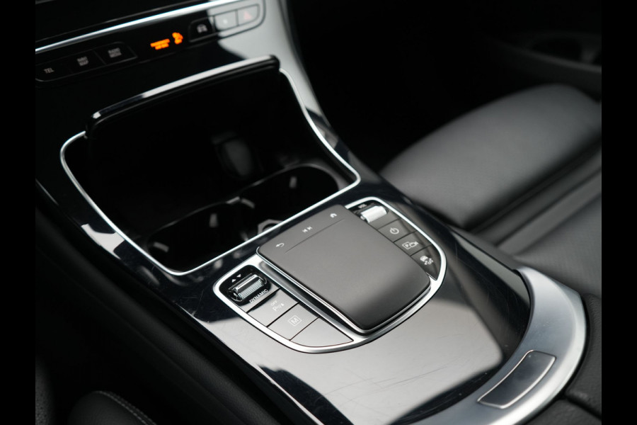 Mercedes-Benz GLC 300e 4MATIC Premium Plug In Hybrid 320pk Dealer O.H. PHEV | Adaptive Cruise | Camera | Lederen Sportstoelen Verwarmd | Apple Carplay | Navigatie | Blis | DAB | 19"L.M |