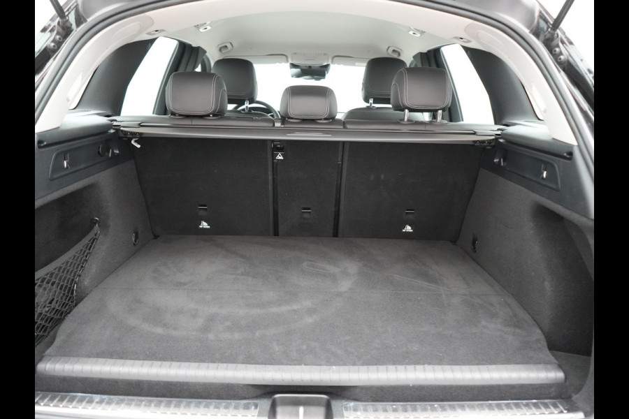 Mercedes-Benz GLC 300e 4MATIC Premium Plug In Hybrid 320pk Dealer O.H. PHEV | Adaptive Cruise | Camera | Lederen Sportstoelen Verwarmd | Apple Carplay | Navigatie | Blis | DAB | 19"L.M |