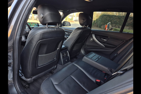 BMW 3 Serie Touring M Sport F31 6WB Apple CarPlay Shadowline 360* Camera Lm velgen Breedset NAP NL M Sport Corporate Lease