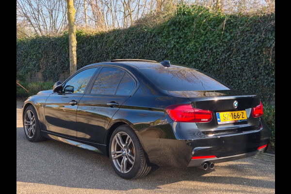 BMW 3-serie 320i M Sport ACC Apple CarPlay Camera Schuifdak Lane assist volle optieslijst H&K High Executive