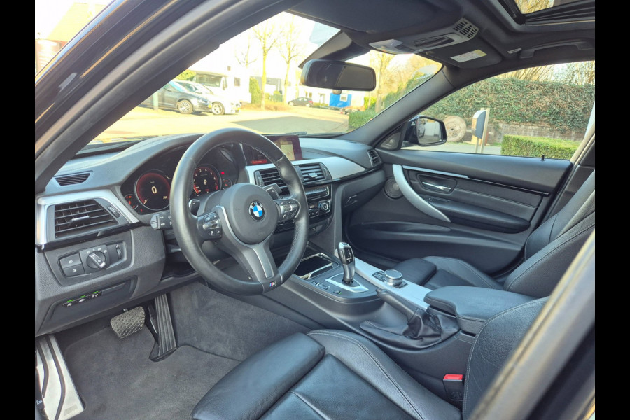 BMW 3-serie 320i M Sport ACC Apple CarPlay Camera Schuifdak Lane assist volle optieslijst H&K High Executive