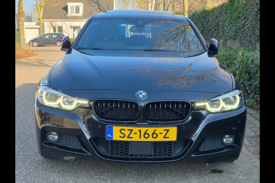 BMW 3-serie 320i M Sport ACC Apple CarPlay Camera Schuifdak Lane assist volle optieslijst H&K High Executive