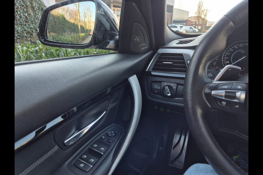 BMW 3-serie 320i M Sport ACC Apple CarPlay Camera Schuifdak Lane assist volle optieslijst H&K High Executive