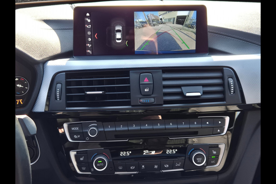 BMW 3-serie 320i M Sport ACC Apple CarPlay Camera Schuifdak Lane assist volle optieslijst H&K High Executive