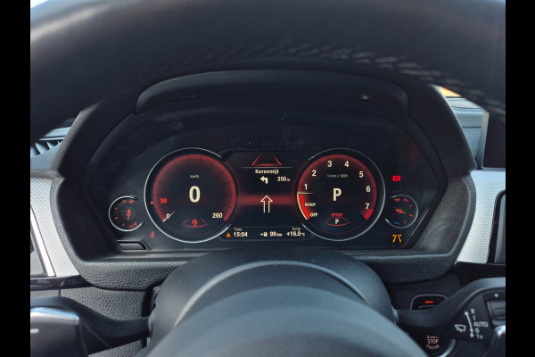 BMW 3-serie 320i M Sport ACC Apple CarPlay Camera Schuifdak Lane assist volle optieslijst H&K High Executive