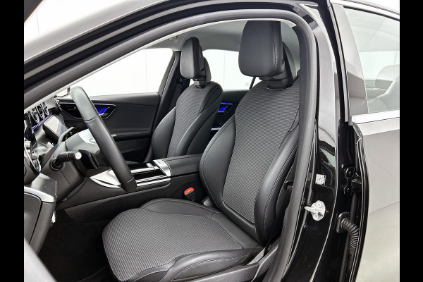 Mercedes-Benz C-Klasse 300 e Business Line Limited | Achteruitrijcamera | Stoelverwarming | Sfeerverlichting | Apple carplay |  Navigatie | Inclusief 24 maanden MB Certified garantie voor Europa.