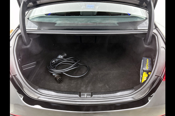 Mercedes-Benz C-Klasse 300 e Business Line Limited | Achteruitrijcamera | Stoelverwarming | Sfeerverlichting | Apple carplay |  Navigatie | Inclusief 24 maanden MB Certified garantie voor Europa.
