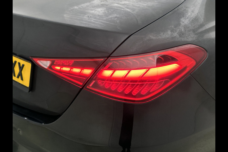 Mercedes-Benz C-Klasse 300 e Business Line Limited | Achteruitrijcamera | Stoelverwarming | Sfeerverlichting | Apple carplay |  Navigatie | Inclusief 24 maanden MB Certified garantie voor Europa.