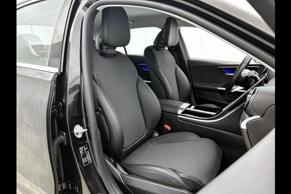 Mercedes-Benz C-Klasse 300 e Business Line Limited | Achteruitrijcamera | Stoelverwarming | Sfeerverlichting | Apple carplay |  Navigatie | Inclusief 24 maanden MB Certified garantie voor Europa.