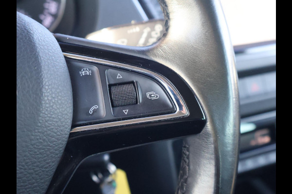 Škoda Fabia Combi 1.0 TSI AMBITION + TREKHAAK | NAVIGATIE | CLIMATE | CRUISE | LMV