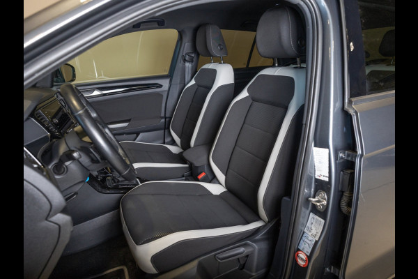 Volkswagen T-Roc Sport / 150pk / Achteruitrij camera / Virtual cockpit / Adaptieve cruise control /