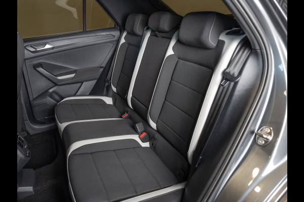 Volkswagen T-Roc Sport / 150pk / Achteruitrij camera / Virtual cockpit / Adaptieve cruise control /