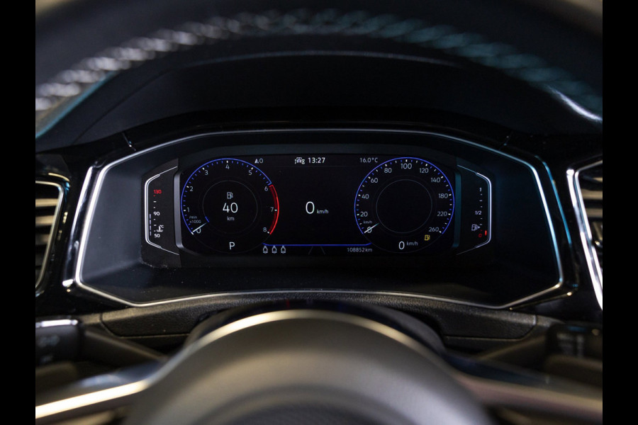 Volkswagen T-Roc Sport / 150pk / Achteruitrij camera / Virtual cockpit / Adaptieve cruise control /