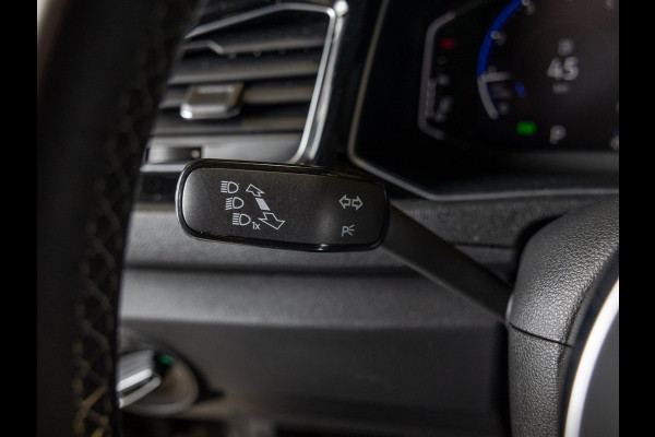 Volkswagen T-Roc Sport / 150pk / Achteruitrij camera / Virtual cockpit / Adaptieve cruise control /