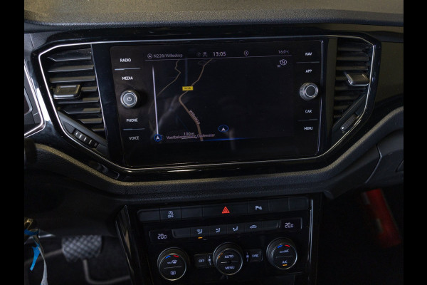 Volkswagen T-Roc Sport / 150pk / Achteruitrij camera / Virtual cockpit / Adaptieve cruise control /