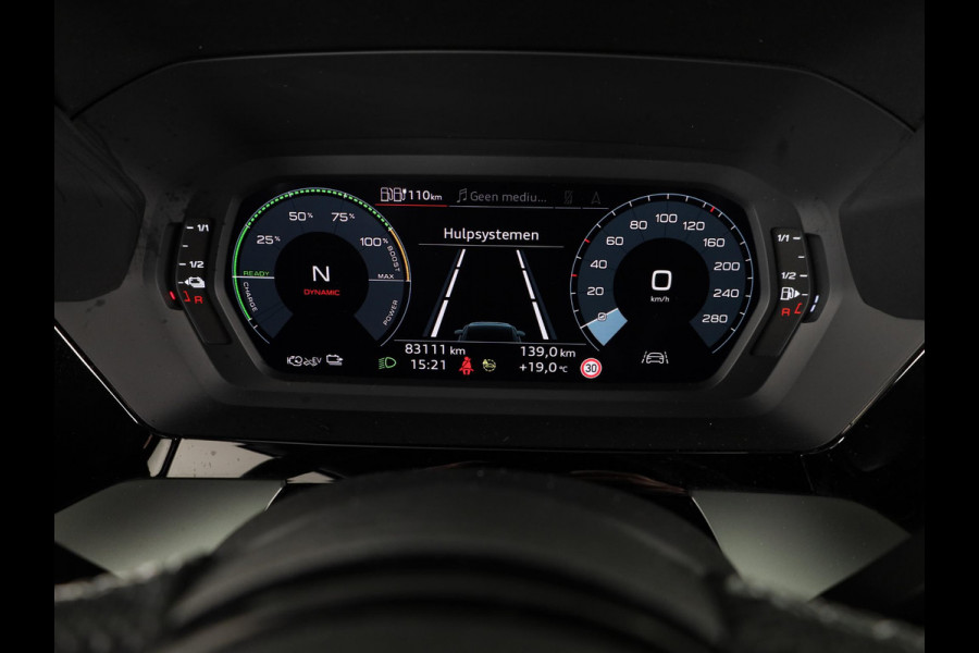 Audi A3 Sportback 45 TFSI e S edition Competition 245pk | Ambient Lighting | Afgevlakt stuur | Audi soundsystem | Parkeerhulp V+A