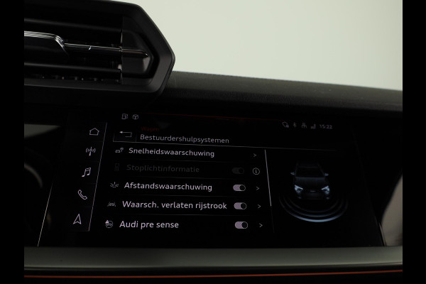 Audi A3 Sportback 45 TFSI e S edition Competition 245pk | Ambient Lighting | Afgevlakt stuur | Audi soundsystem | Parkeerhulp V+A