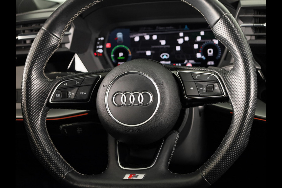 Audi A3 Sportback 45 TFSI e S edition Competition 245pk | Ambient Lighting | Afgevlakt stuur | Audi soundsystem | Parkeerhulp V+A