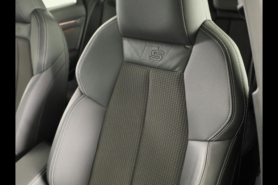 Audi A3 Sportback 45 TFSI e S edition Competition 245pk | Ambient Lighting | Afgevlakt stuur | Audi soundsystem | Parkeerhulp V+A