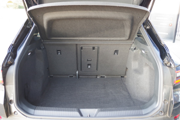 Volkswagen ID.4 Max 77 kWh, Winterpakket, Leder / Alcantara, Camera, Warmtepomp